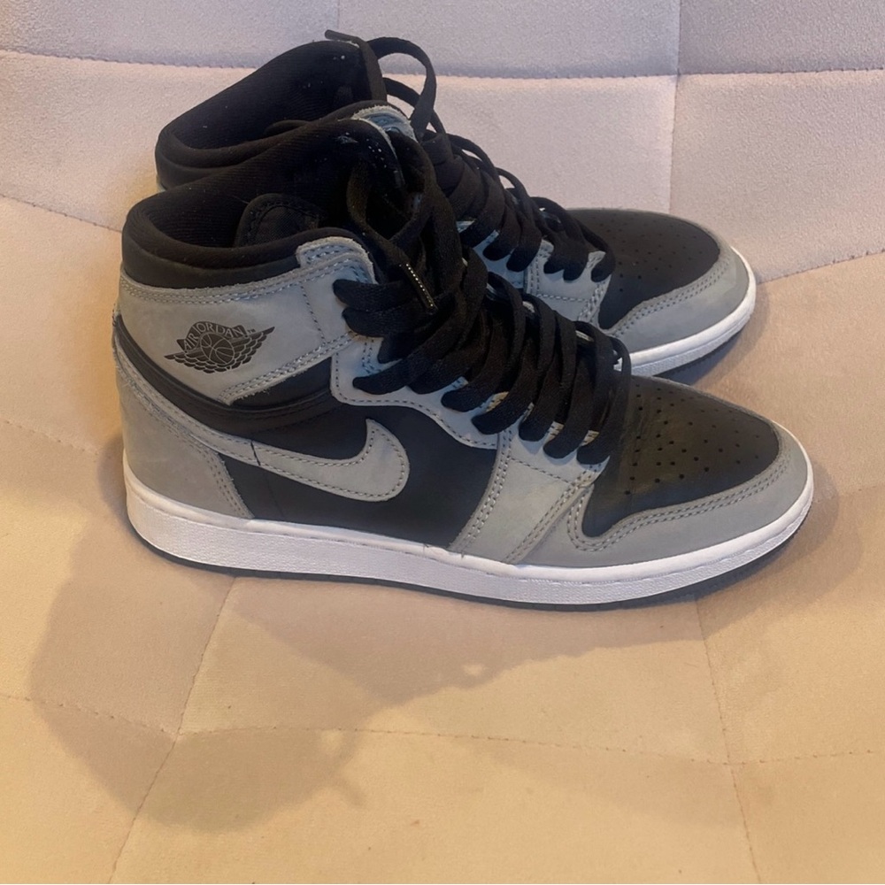 Nike Black and Gray Sneakers High-Top Style